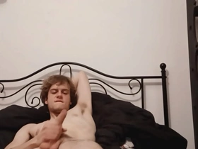 Yawned and wanked: Solo fun with a teenage twink